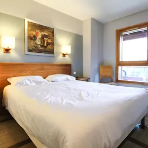 Apartment Stunning 3-bedroom With Mountain Views, Flaine